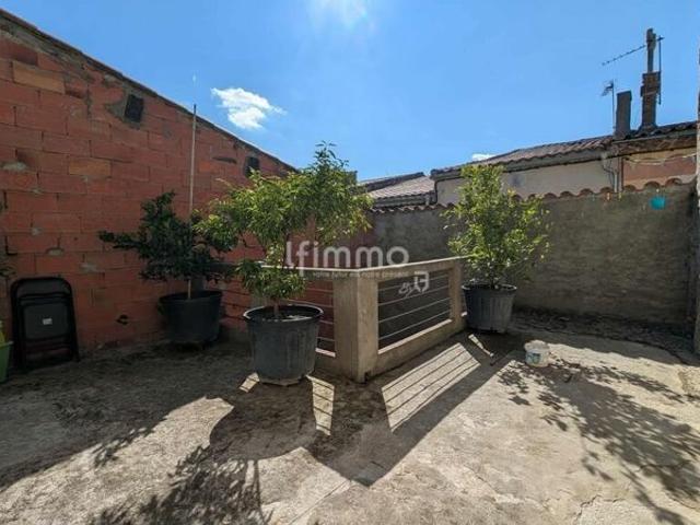 Maison avec garage et extérieur + 1 logement