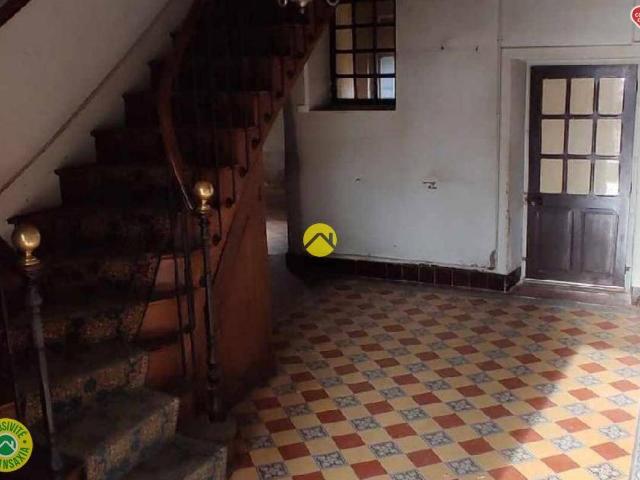 Maison avec garage et jardin