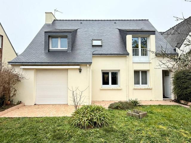 Maison avec garage, quartier du Minio
