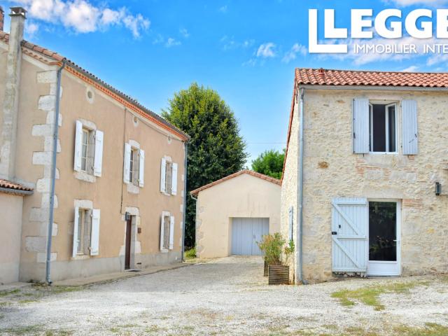 Maison avec gîte dans petit hameau tranquille a quelques minutes du village fortifié de Vianne