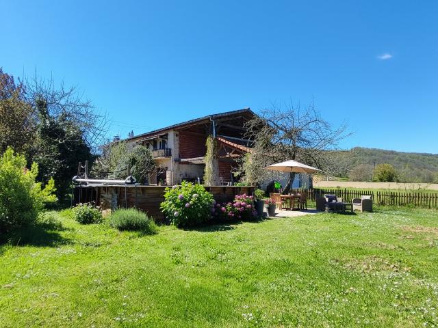 Maison avec gîte, piscine, jardin constructible et garage 170m² Ventenac