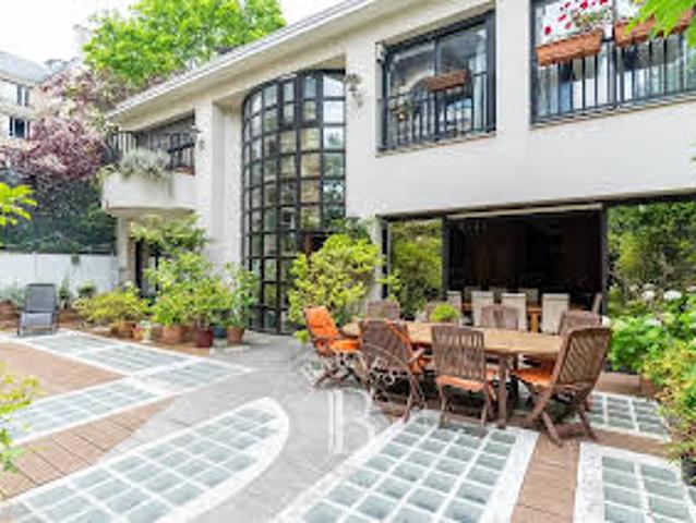 Maison avec jardin