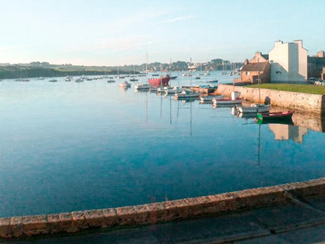 Maison en bord de mer avec jardin