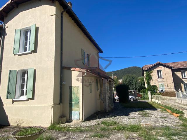 Maison avec jardin