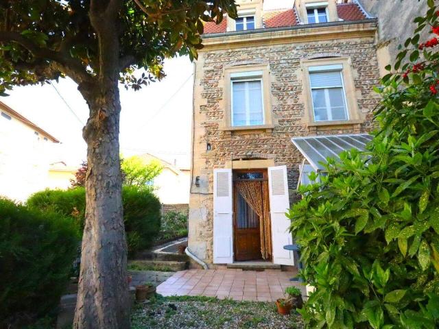 Maison avec jardin