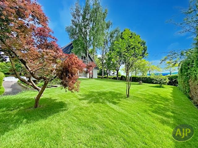 Maison avec jardin