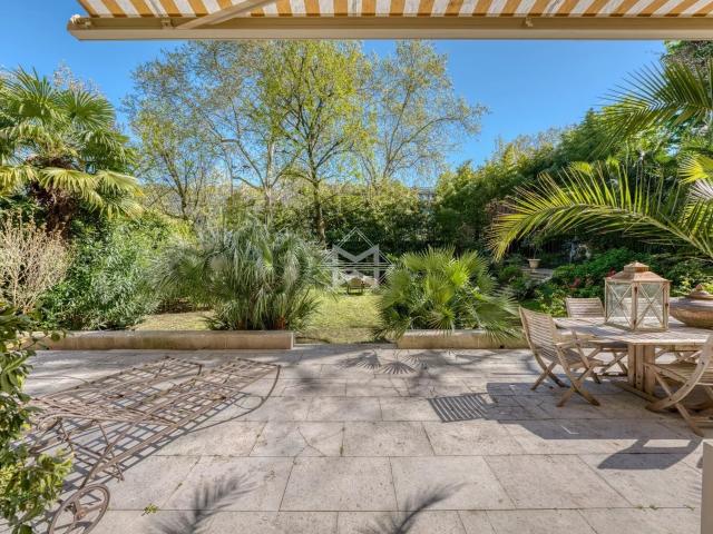 Maison avec jardin 431 m² – Neuilly – 5 chambres – 290 m² 289m² Neuilly sur Seine