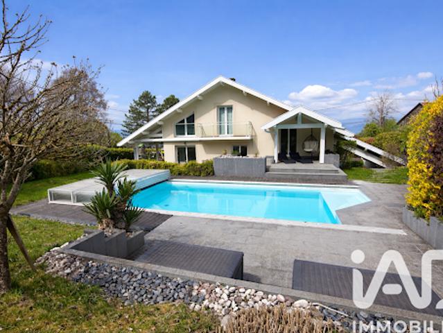 Maison avec piscine et jardin