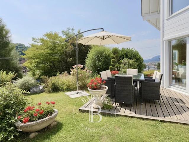 Maison avec jardin et terrasse