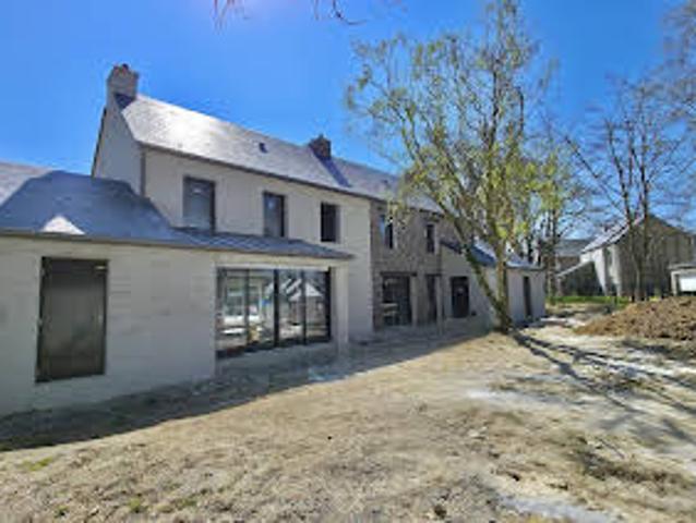 Maison en bord de mer avec jardin