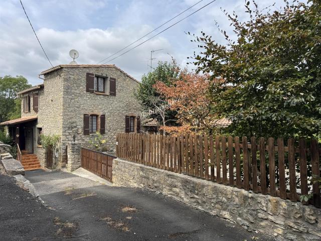 Maison avec jardin, cour, garage et appartement 147m² Couiza