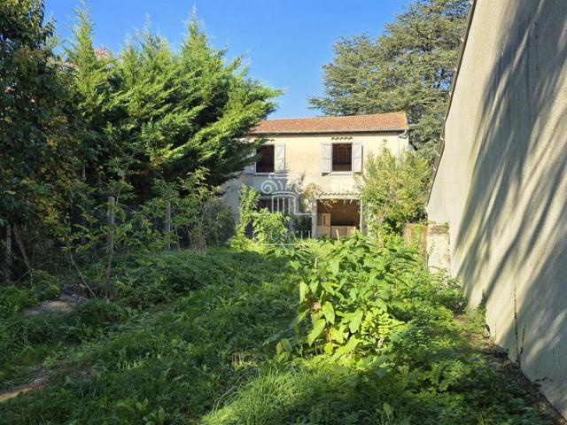 Maison Avec Jardin A Terminer, Proche Des Commodites 124m² Gondrin