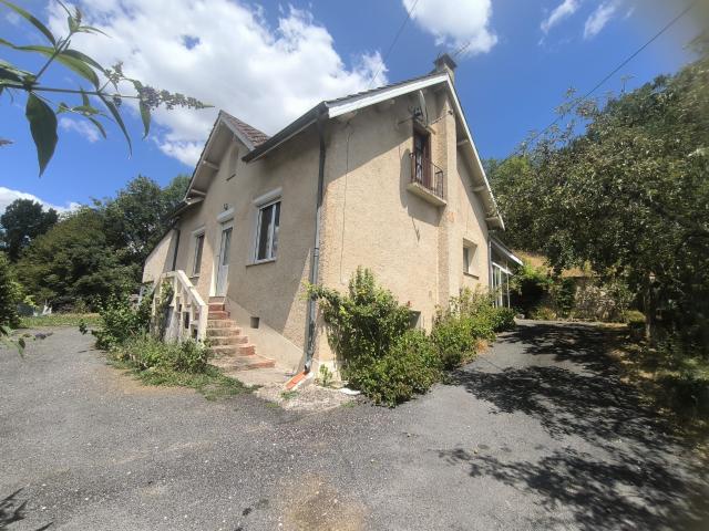 Maison avec jardin de 1 375 m2 à deux pas du centre ville de Souillac