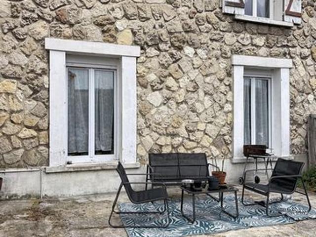 Maison avec jardin et garage