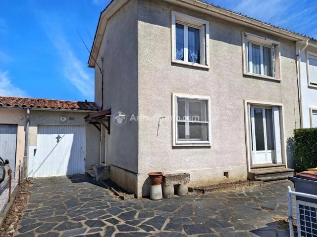 MAISON AVEC JARDIN ET GARAGE