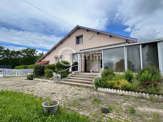 Maison avec jardin et dépendance sur une parcelle de 2.930 m