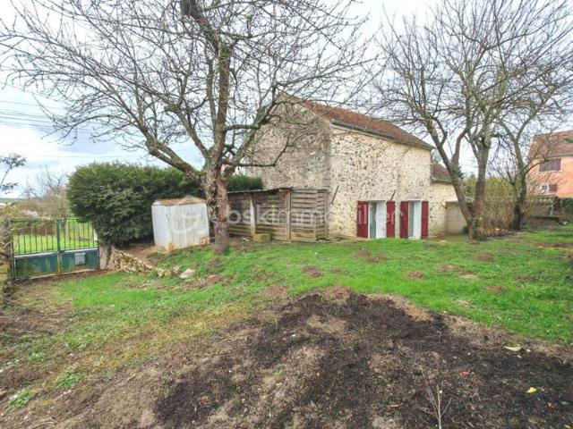 Maison avec jardin et stationnement