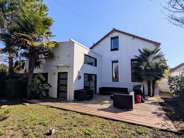 Maison avec jardin et terrasse