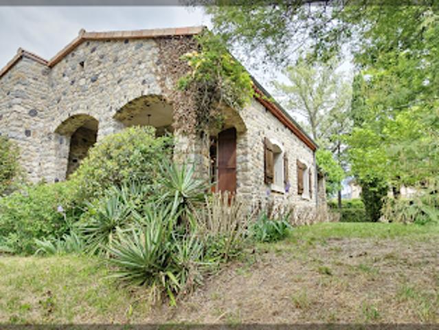 Maison avec jardin et terrasse