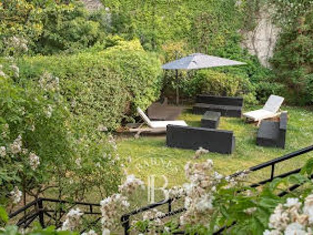 Maison avec jardin et terrasse