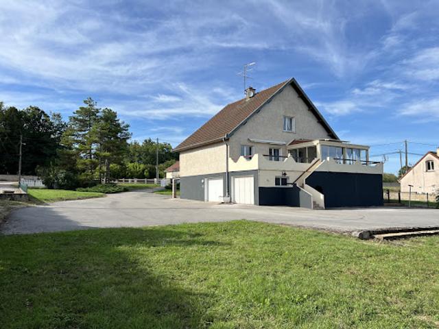 Maison avec jardin et terrasse