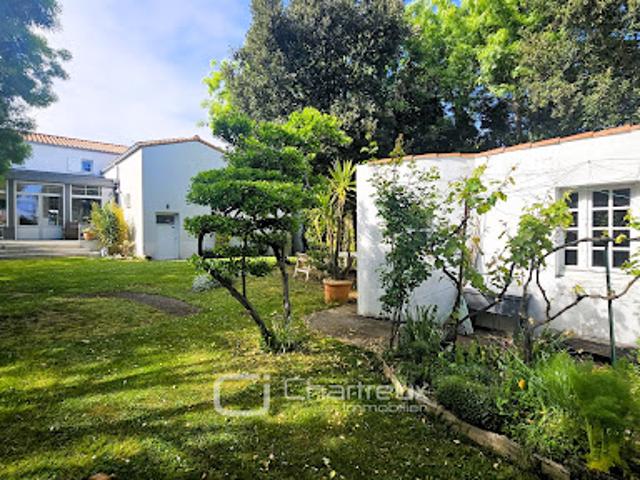 Maison avec jardin et terrasse
