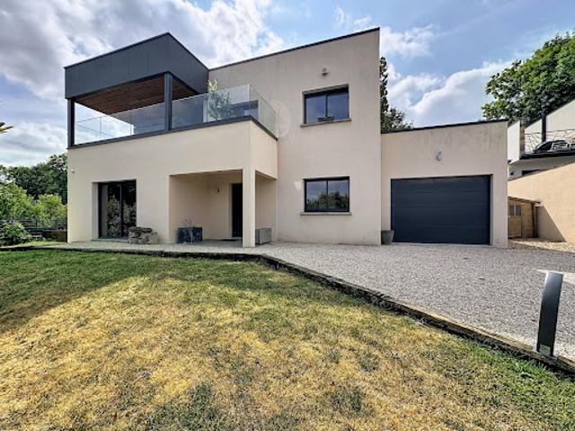 Maison avec jardin et terrasse