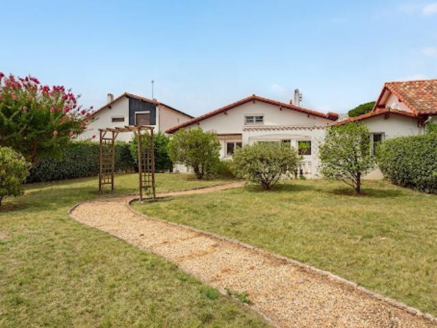 Maison avec jardin et terrasse