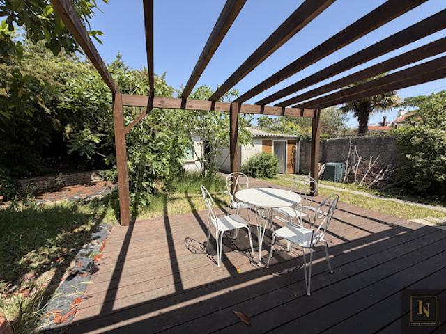 Maison avec jardin et terrasse