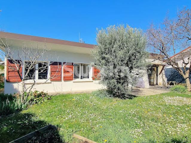 Maison avec jardin et terrasse