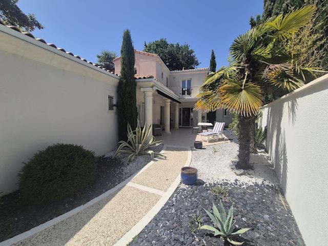 Maison avec jardin et terrasse