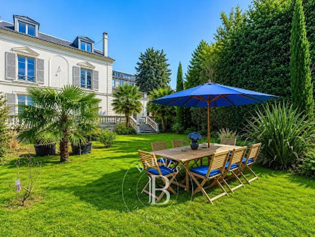 Maison avec jardin et terrasse