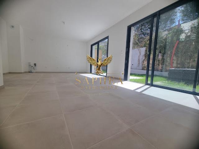 Maison avec jardin et terrasse