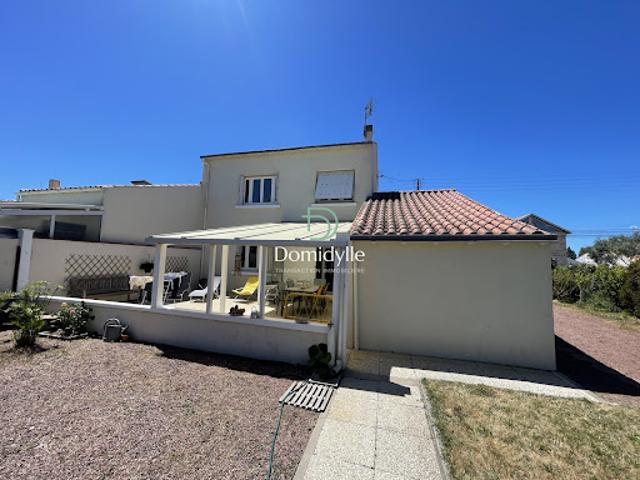 Maison avec jardin et terrasse