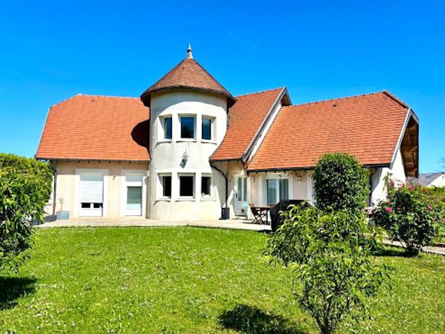 Maison avec jardin et terrasse