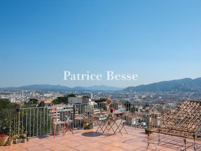 Maison avec jardin et terrasse