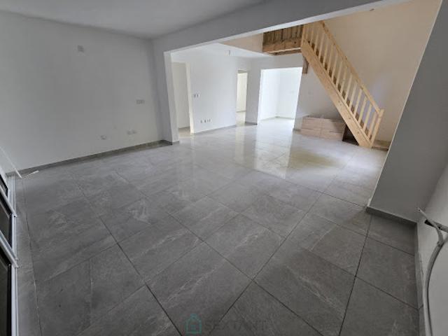 Maison avec jardin et terrasse