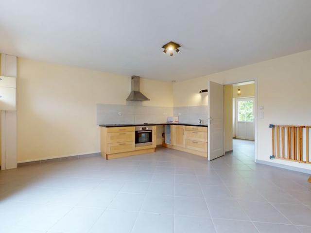 Maison avec jardin et terrasse