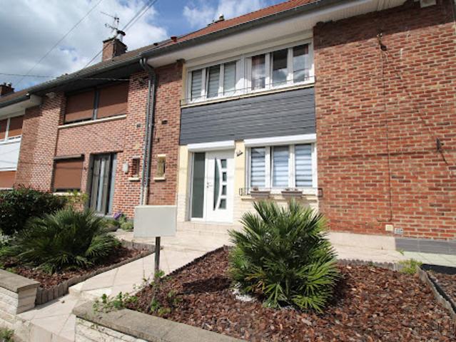 Maison avec jardin et terrasse