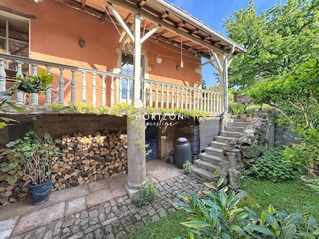 Maison avec jardin et terrasse