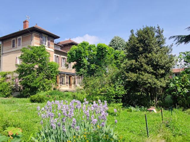 Maison avec jardin et terrasse