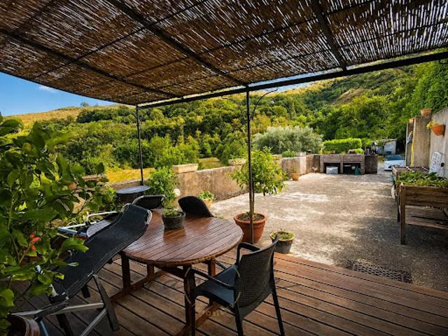 Maison avec jardin et terrasse