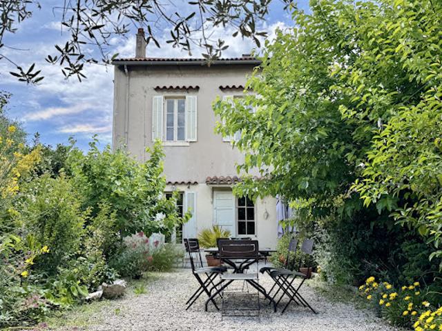 Maison avec jardin et terrasse