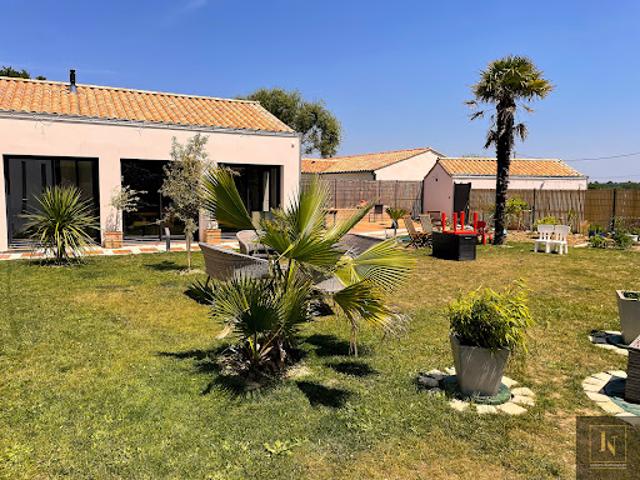 Maison avec jardin et terrasse