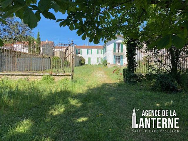 Maison avec jardin et terrasse
