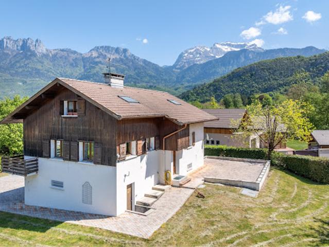 Maison avec jardin et terrasse