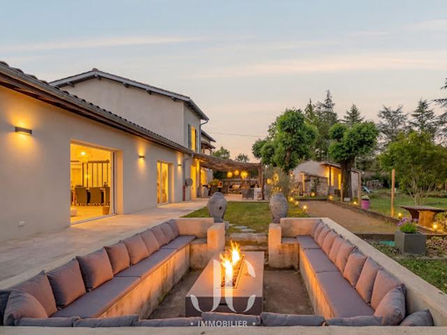 Maison avec jardin et terrasse