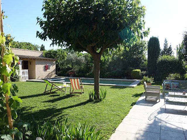 Maison avec jardin et terrasse