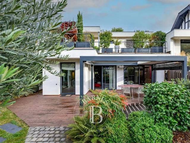 Maison avec jardin et terrasse