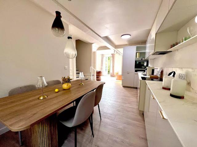 Maison avec jardin et terrasse